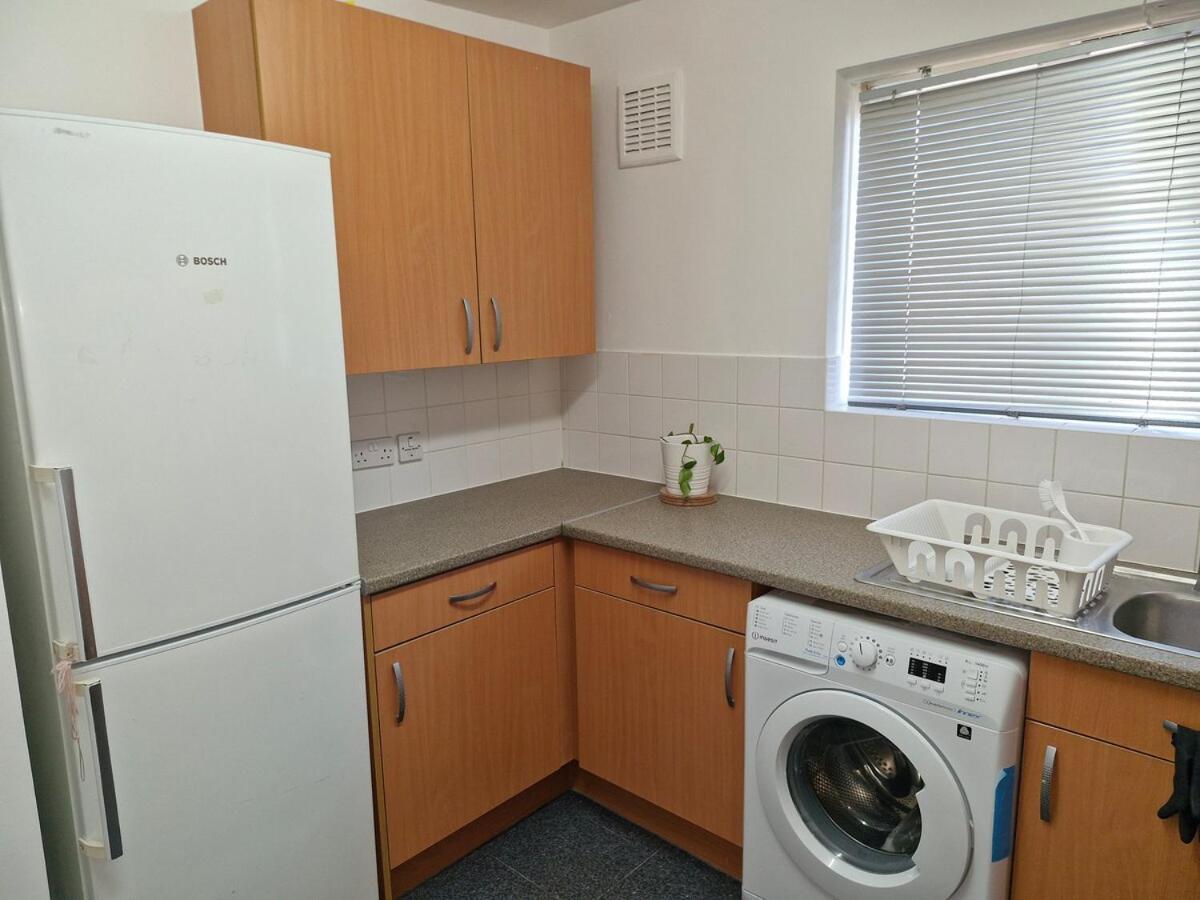 Flat In Of - E1 *